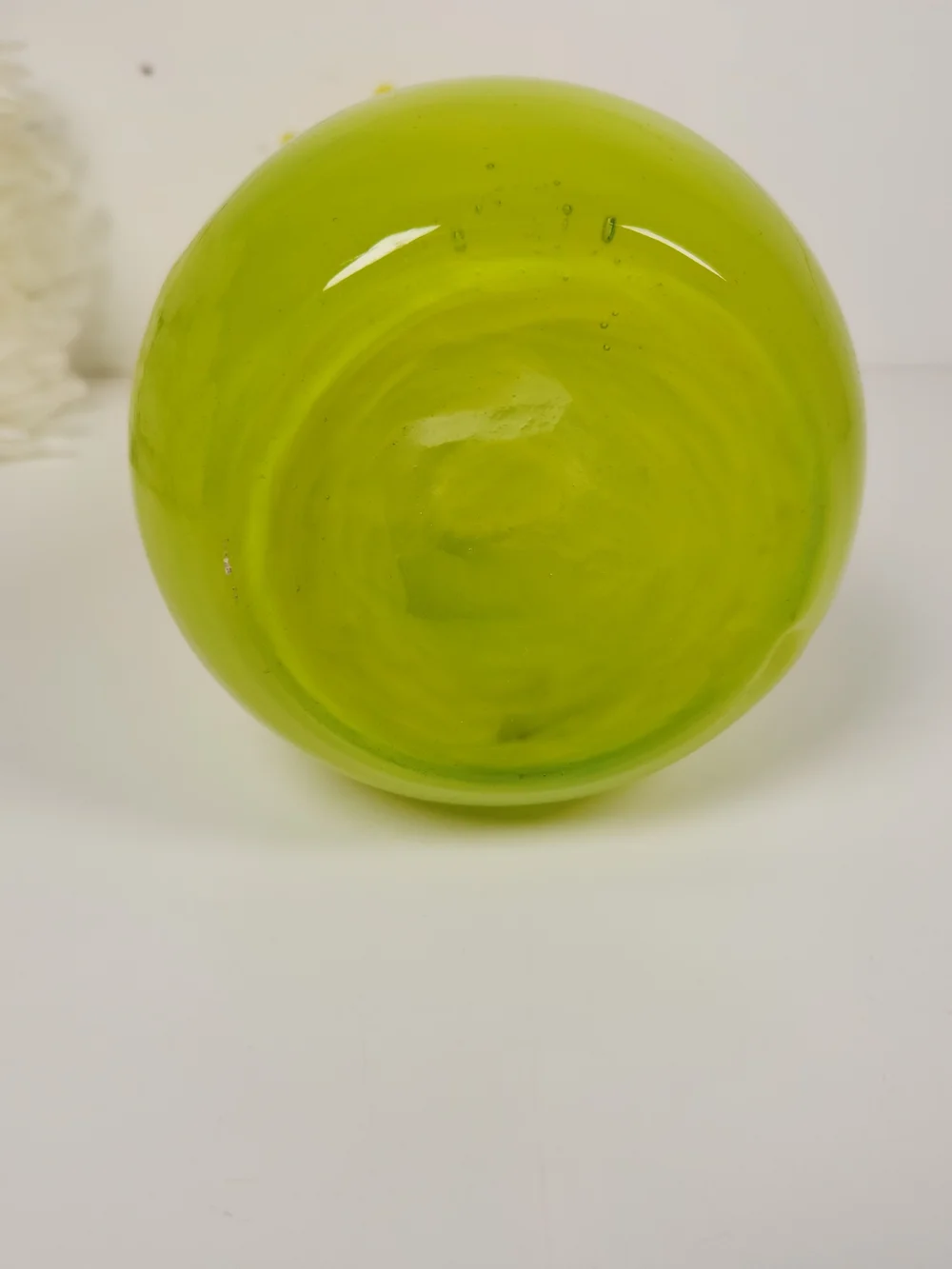 Vintage Lime Green Hand Blown Glass Art Vase w/ Ruffled Edge 8.5